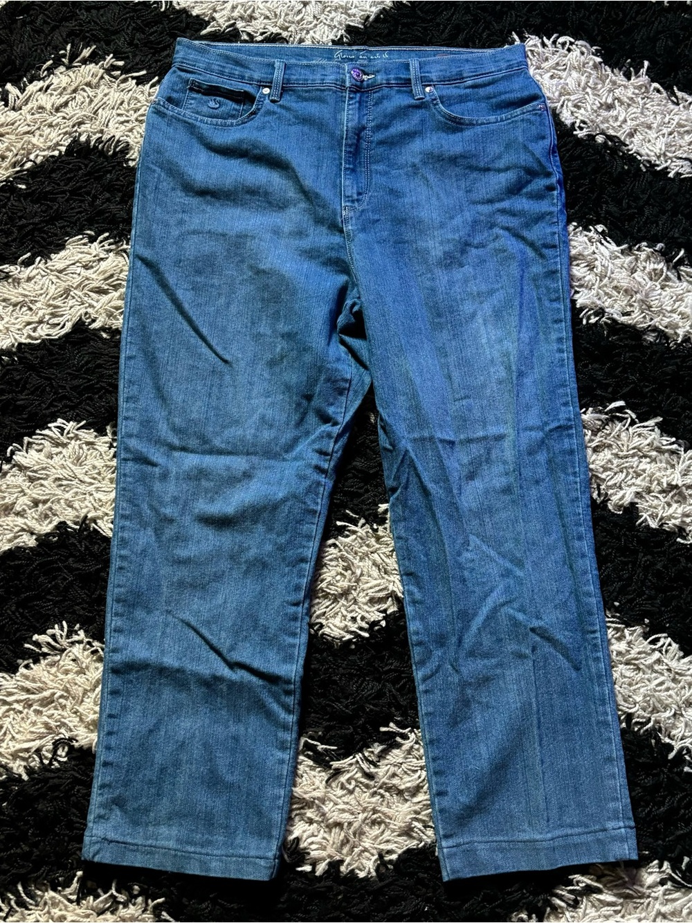 Gloria Vanderbilt Amanda Medium Wash Denim High Waisted Straight Leg Crop Jeans